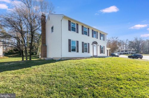 8650 Wind Song Ct, Springfield VA  22153-2429 exterior