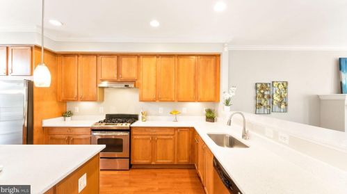 10506 Erik Charles Ct, Springfield VA 22015-2269 exterior