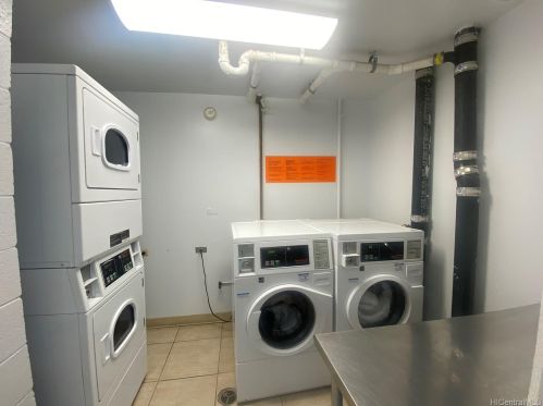 1560 Kanunu St, Honolulu HI  96814-3244 exterior