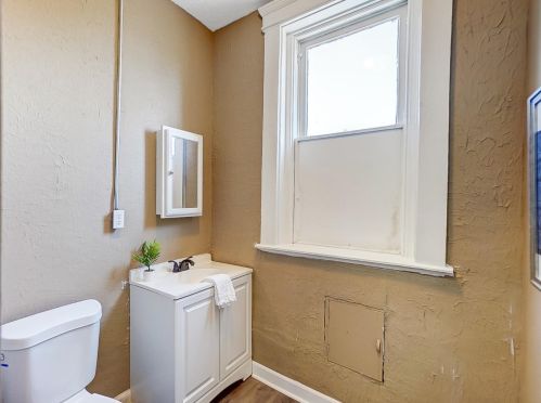 1038 Academy Ave, Cincinnati OH  45205-1643 exterior