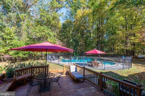 17501 New Hampshire Ave, Ashton MD  20861-9791 exterior