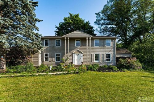 19 Allens Corner Rd, Flemington, NJ 08822-5620