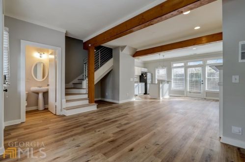 1516 Howell Mill Rd, Atlanta GA  30318-3165 exterior