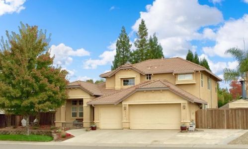 8525 Oakcreek Cove Way, Citrus Heights, CA 95662-6004