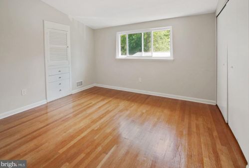 11413 Fairoak Dr, Silver Spring MD 20902-3137 exterior