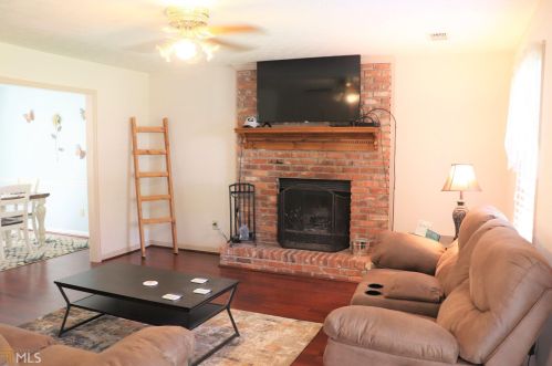 133 Greenbriar Trl, Lagrange, GA 30241-9613