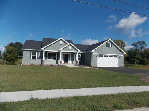 21 Young Dr, Carlisle, PA 17015-9451