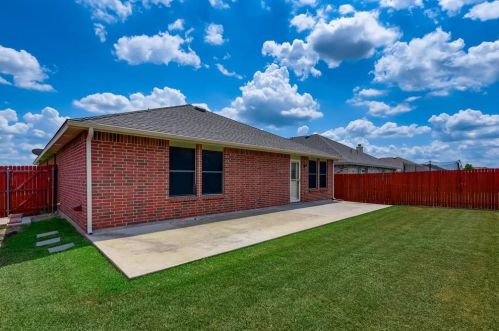 5708 Mountain Bluff Dr, Fort Worth, TX 76179-7219