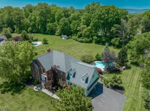 11 Cobblestone Ln, Annandale, NJ 08801-2024