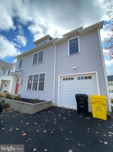 1205 Hawthorne St, Shady Side MD  20764-9670 exterior