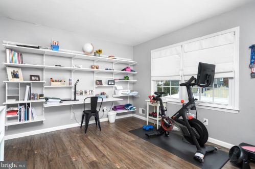 54 Peter Rafferty Dr, Trenton NJ  08690-1816 exterior