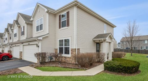 1378 Newport Cir, Pingree Grove IL  60140-2071 exterior