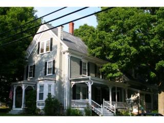 80 School St, Wakefield, NH 03872-4342