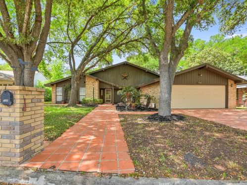726 Gloria Dr, Seguin, TX 78155-5826