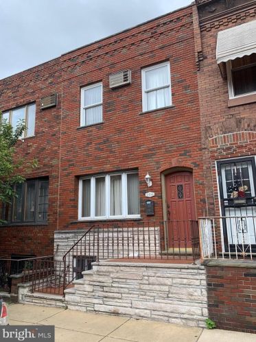 2434 10th St, Philadelphia, PA 19133-1603