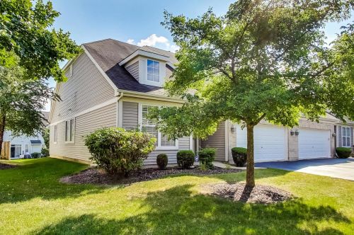 8224 Tremont Ln, Joliet, IL 60431-7724