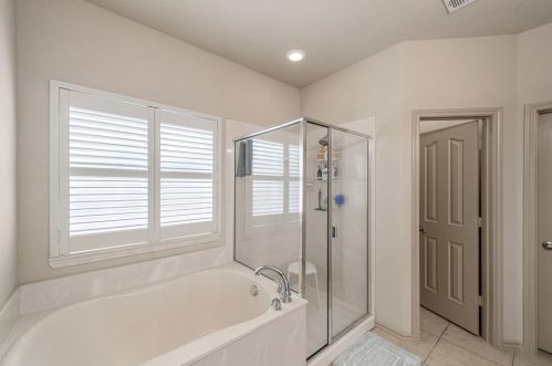 6108 Kristen Dr, Fort Worth TX  76131-1281 exterior