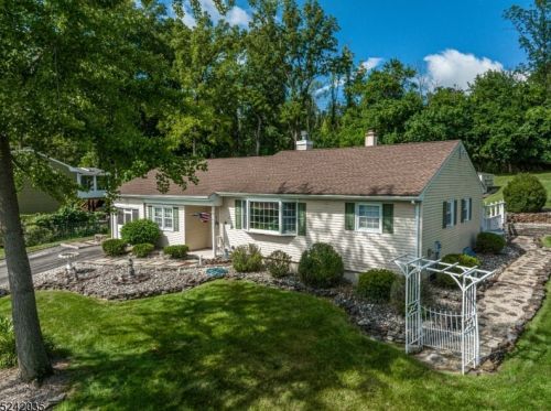 27 Honeyman Dr, Flemington, NJ 08822-4635