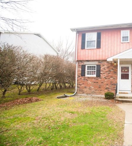 63 Athol St, Killingly, CT 06239-1907