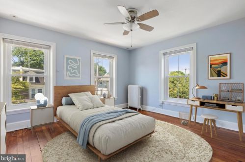 28 Gravers Ln, Philadelphia PA 19118-4132 exterior