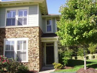 2111 Freeport Dr, Cary, NC 27519-6441