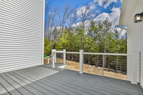 23 Countryside Dr, Brookline, NH 03033-4425