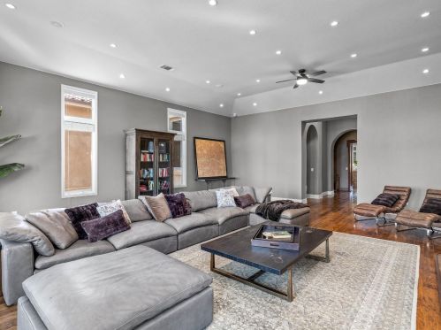 4750 Gresham Dr, Folsom CA  95762-7700 exterior