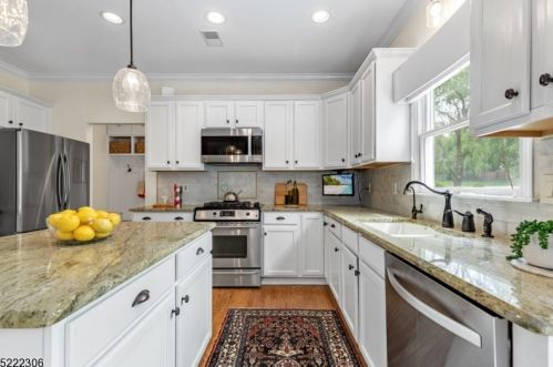 4 Morgan Ct, Dover NJ  07869-1445 exterior