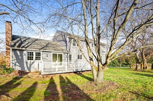 20 Summit Dr, Wapping CT  06074-3742 exterior