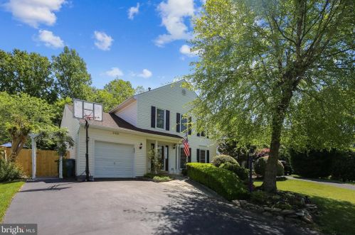 8421 Silverdale Ct, Lorton, VA 22079-3065