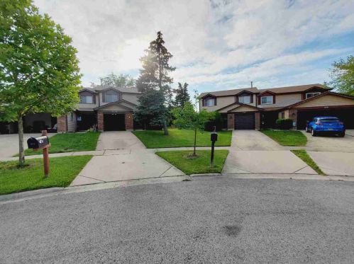 534 Surf Ct, Wheeling, IL 60090-5142