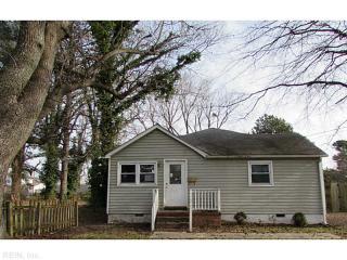 818 Fairland Ave, Hampton, VA 23661-1104