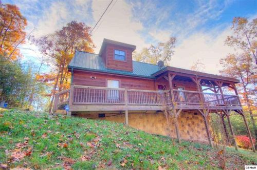 2016 Bird Ridge Rd, Pigeon Forge, TN 37876-6162
