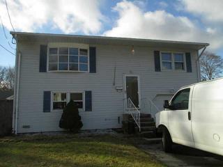 51 Perkins Ave, Cranston, RI 02910-3911