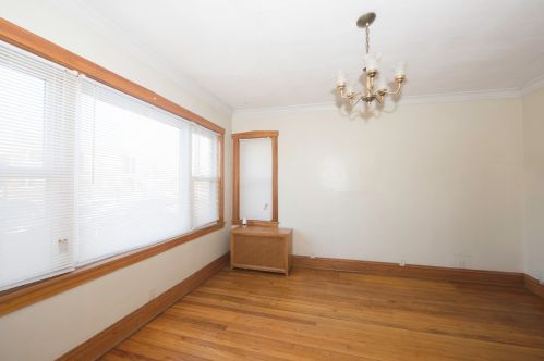 5237 Henderson St, Chicago, IL 60641-4214