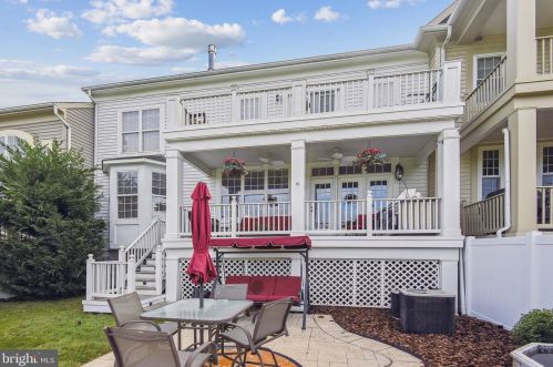 18442 Lanier Island Sq, Leesburg, VA 20176-3936
