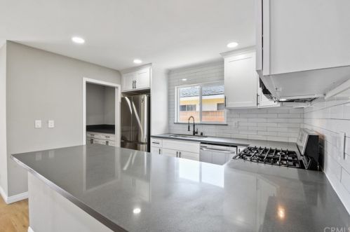 733 Toland St, Santa Ana CA  92704-2164 exterior