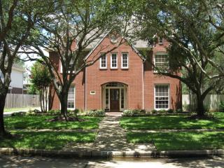 3810 Meadow Spring Dr, Sugar Land TX  77479-3250 exterior
