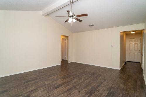 3406 Cheyenne St, Irving TX  75062-3013 exterior