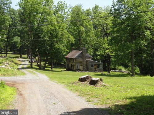16623 Tree Crops Ln, Round Hill, VA 20141-2236