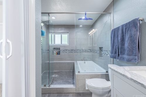 42336 La Gabriella Dr, Lancaster CA 93536-4388 exterior