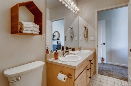 773 Locust St, Denver CO 80207-3942 exterior