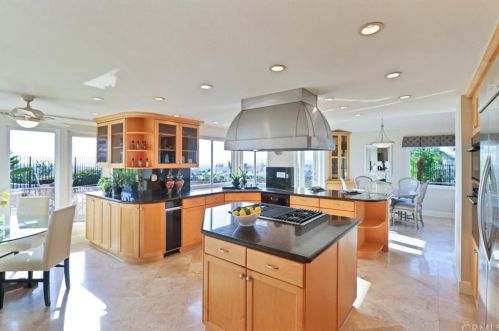 865 Swallow Way, Anaheim CA  92807-4430 exterior