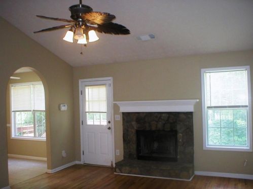 810 Windsor Dr, Monroe, GA 30656-4786