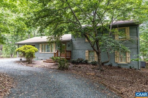 4 Royal Ct, Bybee, VA 22963-2635