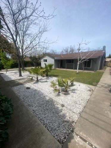 1110 Alameda Dr, Modesto, CA 95351-1702