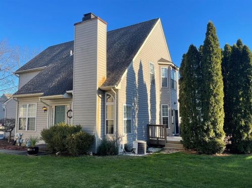 132 Susquehanna Trl, Allentown, PA 18104-8584