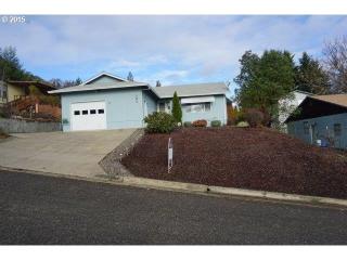 167 Mercy Hills Dr, Roseburg, OR 97471-1238