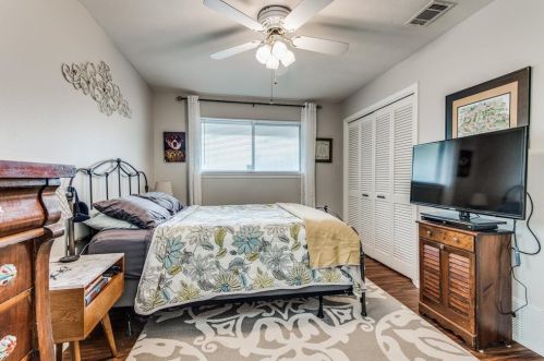 2119 Royal Oaks Dr, Irving TX 75060-5130 exterior