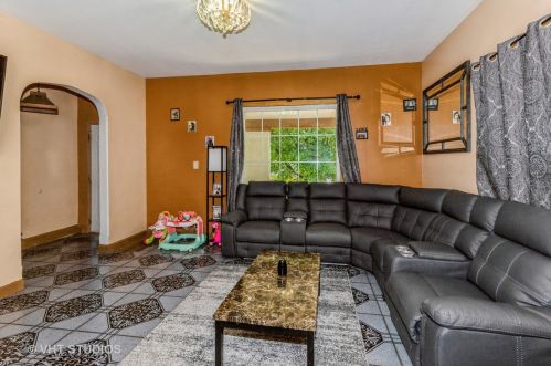 123 Comstock St, Joliet, IL 60436-1664